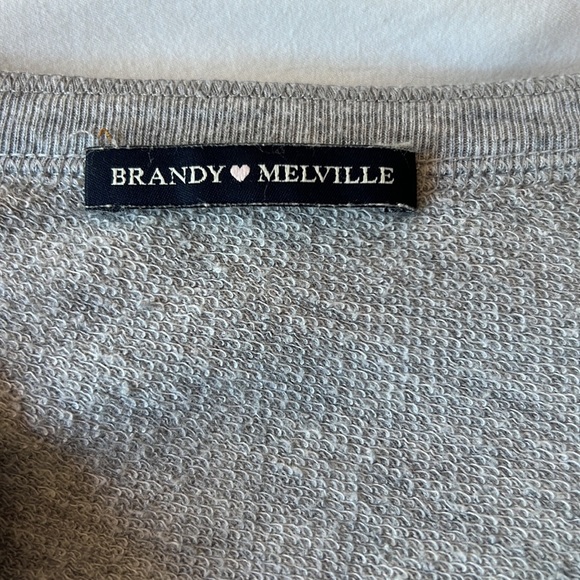 Brandy Melville 4 button long sleeve top - Picture 2 of 5